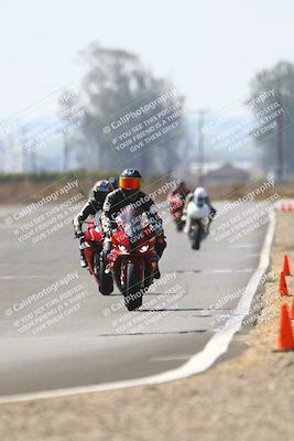 media/Sep-20-2025-TrackDaz (Sat) [[27f0cde673]]/B Group/220pm (Turn 9)/